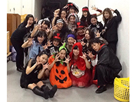 2014-11-2 岡山
「2日遅れのHALLOWEEN PARTY」出演のみんなで♪