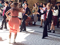 2015-4-2 岡山

男役、娘役に分かれてパフォーマンスしました。